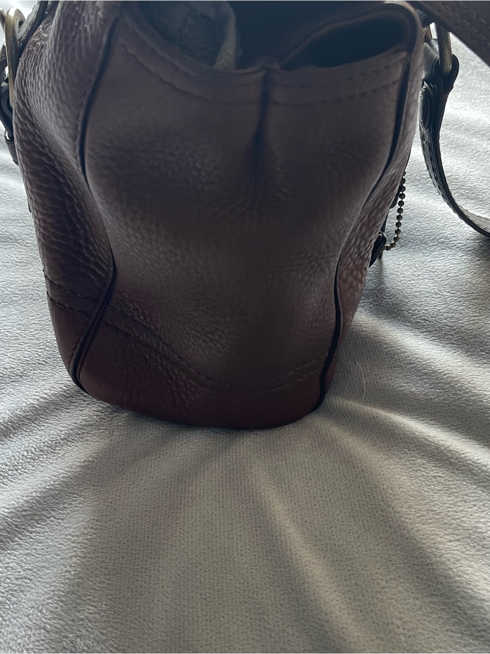 Coach chestnut brown with brown handles pebbled leather turnlock satchel - Picture 7 of 16